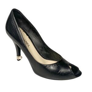 Chanel Interlocking CC Logo Black Leather Pumps EU 37 US 6-6.5 Pearl High Heels